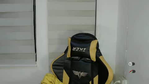 CLAIRE online show from 8, 3, 2025