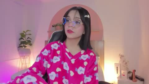 C L A R A online show from 8, 2, 2026