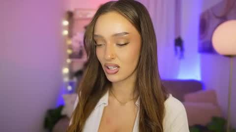 Clara smile online show from 15, 1, 2026