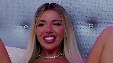Snapshot of clarahazell chatting on 28, 1, 2025 ClaraHazel online show from 28, 1, 2025