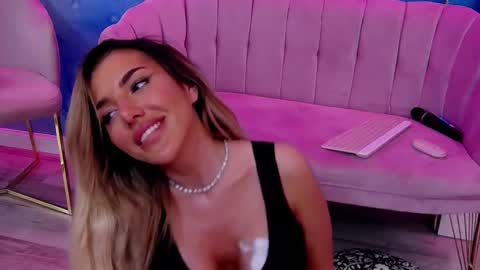 Snapshot of clarahazell chatting on 2, 3, 2025 ClaraHazel online show from 2, 3, 2025
