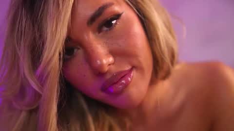 Snapshot of clarahazell chatting on 18, 9, 2025 ClaraHazel online show from 18, 9, 2025