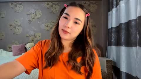 Snapshot of claribelatienza chatting on 30, 10, 2025 Yuna online show from 30, 10, 2025