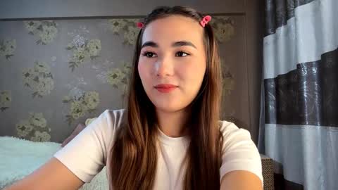 Snapshot of claribelatienza chatting on 2, 11, 2025 Yuna online show from 2, 11, 2025