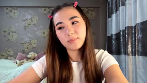 Snapshot of claribelatienza chatting on 5, 11, 2025 Yuna online show from 5, 11, 2025