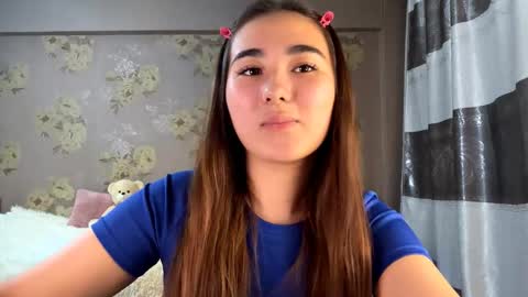 Snapshot of claribelatienza chatting on 7, 11, 2025 Yuna online show from 7, 11, 2025