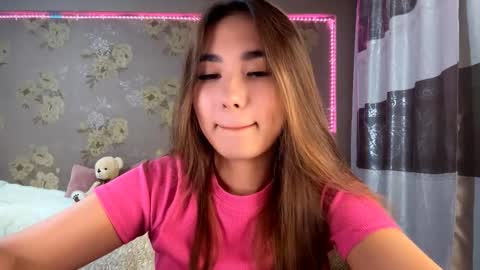 Snapshot of claribelatienza chatting on 18, 11, 2025 Yuna online show from 18, 11, 2025