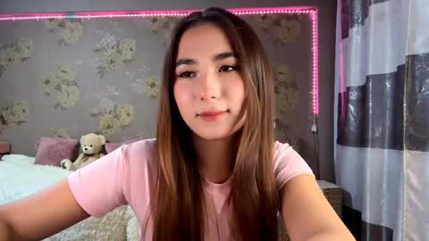 Snapshot of claribelatienza chatting on 23, 11, 2025 Yuna online show from 23, 11, 2025