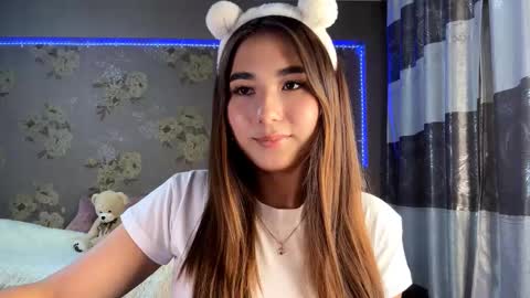 Snapshot of claribelatienza chatting on 29, 11, 2025 Yuna online show from 29, 11, 2025