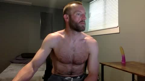 Snapshot of clarkecock chatting on 17, 4, 2026 Clarke Cock online show from 17, 4, 2026