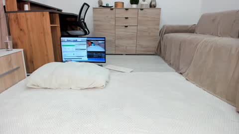 Deea xxx online show from 4, 10, 2025