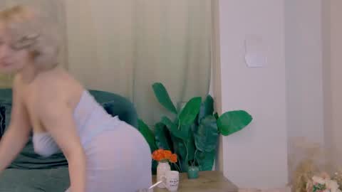 Classy Tinna online show from 13, 2, 2025