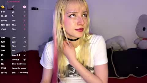  CLOE  online show from 22, 10, 2025