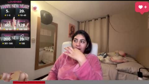 cloe small online show from 12, 10, 2025