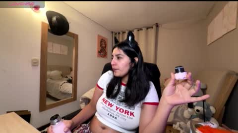 cloe small online show from 29, 10, 2025