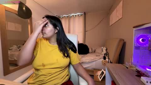 cloe small online show from 8, 2, 2026