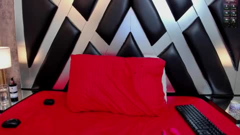 lady cloe person online show from 5, 2, 2026