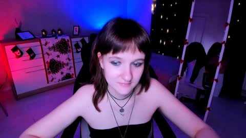  Clover  follow me  online show from 26, 12, 2024