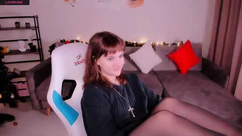  Clover  follow me  online show from 9, 1, 2025