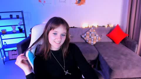  Clover  follow me  online show from 14, 1, 2025