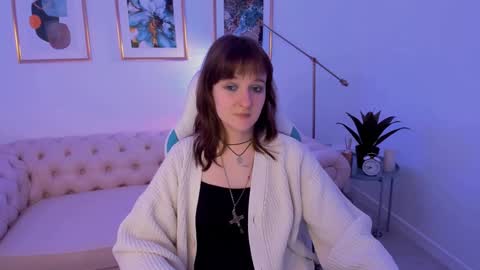  Clover  follow me  online show from 24, 1, 2025