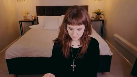  Clover  follow me  online show from 15, 9, 2025