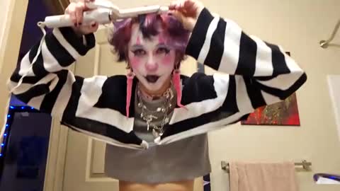 Snapshot of clownbambi chatting on 5, 2, 2025 clownbambi online show from 5, 2, 2025