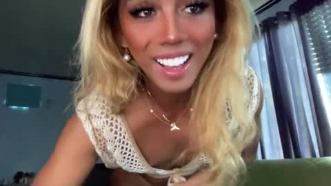 Snapshot of cockprincess_dianna chatting on 4, 1, 2025 PrincessDianna IslandGirl CUMSHOW in PVT and PASSWORDSHOW online show from 4, 1, 2025