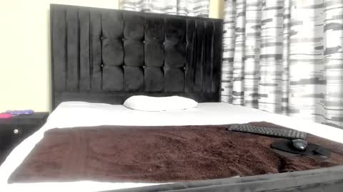 Snapshot of coco_leila chatting on 15, 2, 2025 coco_leila online show from 15, 2, 2025