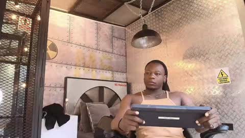 Snapshot of colethunder chatting on 13, 1, 2025 ColeThunder online show from 13, 1, 2025