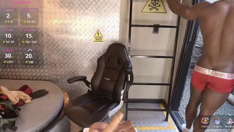 Snapshot of colethunder chatting on 13, 1, 2025 ColeThunder online show from 13, 1, 2025