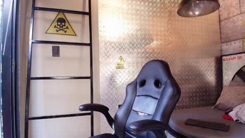 Snapshot of colethunder chatting on 23, 1, 2025 ColeThunder online show from 23, 1, 2025