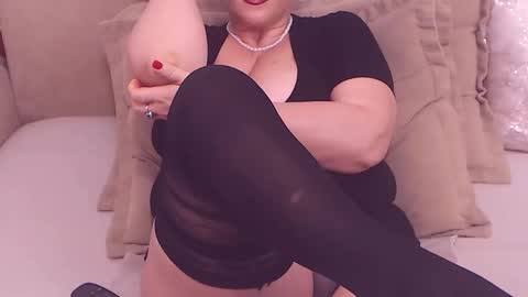 Snapshot of college_dream_bbw chatting on 6, 1, 2025 Maddison online show from 6, 1, 2025