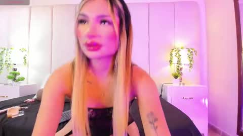 college_muscle_ass online show from 15, 10, 2025