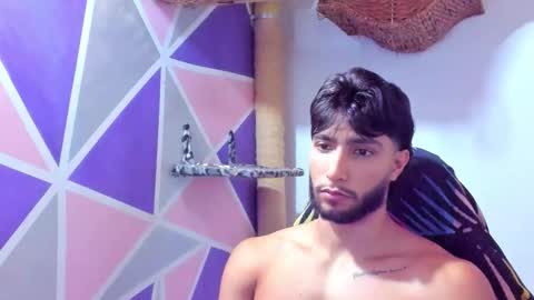 Snapshot of collins_emmett chatting on 4, 2, 2026 EMMETT COLLINS online show from 4, 2, 2026