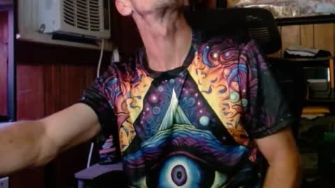 Nelson or ComicKing and sometime Peachy143 online show from 19, 10, 2025