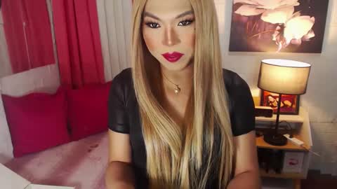 QUEEN SABRINA online show from 4, 1, 2025