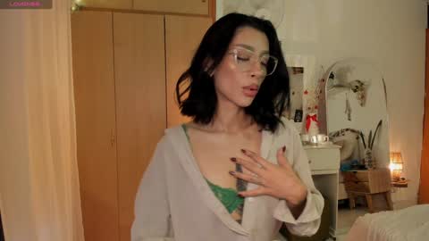 connie    online show from 29, 12, 2024