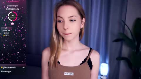 Snapshot of constanceglascov chatting on 16, 9, 2025 Hello im Sofia Welcme to my room .More hugs and kiss for you online show from 16, 9, 2025