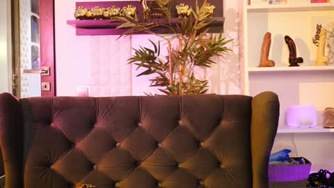 Ginger The Cringer online show from 6, 2, 2025