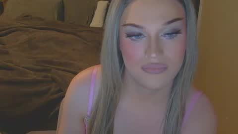 coracav online show from 20, 11, 2025