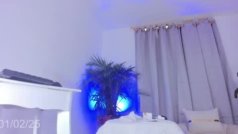 Snapshot of coral_princex chatting on 1, 2, 2025 Coral princex online show from 1, 2, 2025