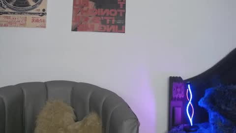 Coralie Bronson online show from 14, 2, 2026