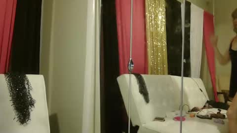 CorinneBijou online show from 9, 2, 2025