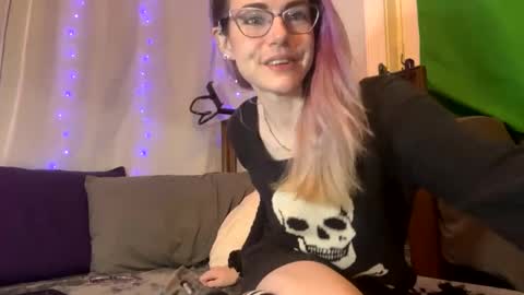 Snapshot of corolineclovr_and_kirkinator chatting on 10, 3, 2025 corolineclovr_and_kirkinator online show from 10, 3, 2025