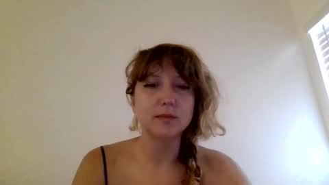 Snapshot of cosmiccoquette chatting on 14, 9, 2025 mamimaritza online show from 14, 9, 2025