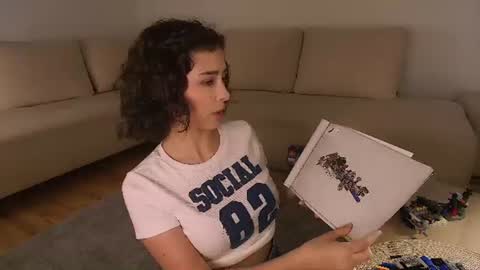 Snapshot of cosmos_baby chatting on 4, 7, 2026 Luna online show from 4, 7, 2026