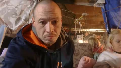 Snapshot of cotybonilla chatting on 20, 12, 2025 Leftys Way online show from 20, 12, 2025