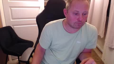 Snapshot of couple3845 chatting on 9, 11, 2025 couple3845 online show from 9, 11, 2025