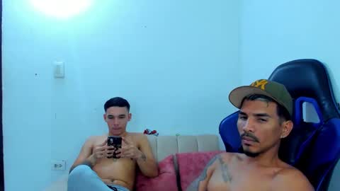Snapshot of couple_bigcock_ chatting on 11, 9, 2025 aron y stivens online show from 11, 9, 2025